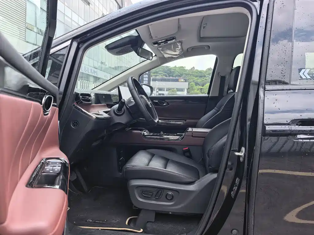 GAC Motor E8 PHEV 2024