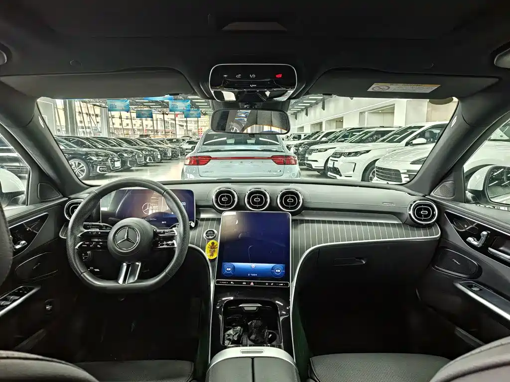 Mercedes-Benz C-Class 2023 — фото 11