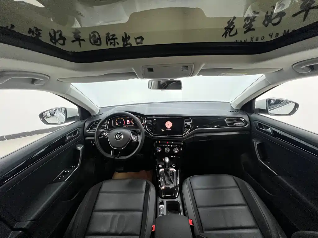 Volkswagen T-Roc 2023 — фото 13