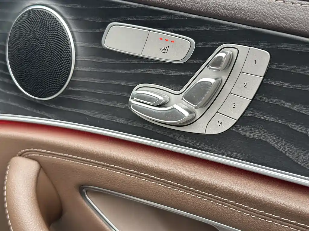 Mercedes-Benz E-Class 2022 — фото 12