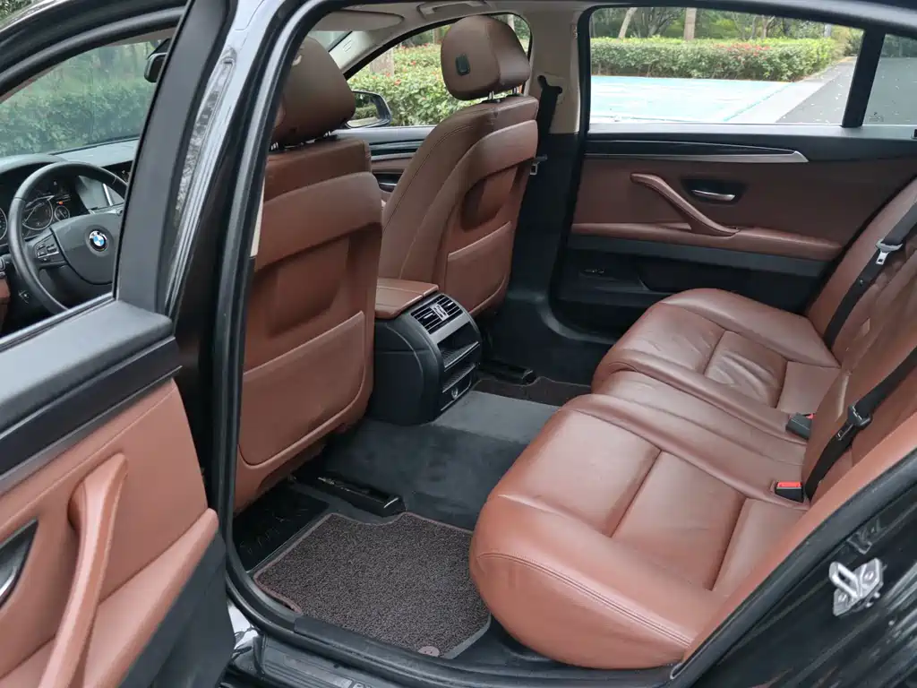 BMW 5 Series 2015 — фото 12