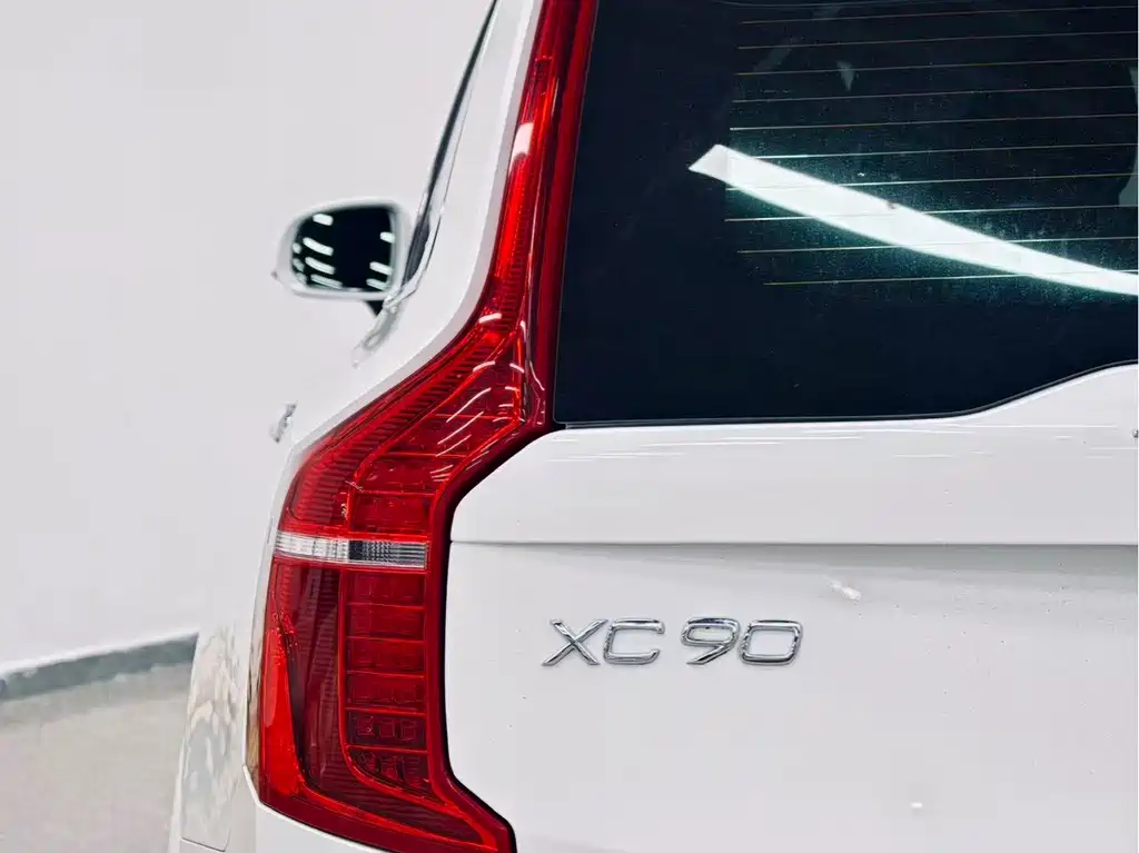 Volvo XC90 2017 — фото 17