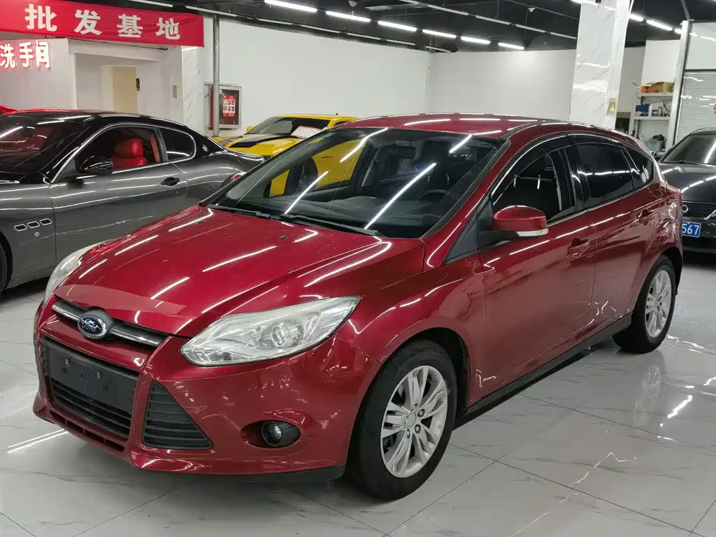 Ford Focus 2015 — фото 1