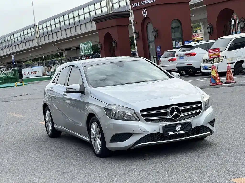Mercedes-Benz A-Class 2014 — фото 3