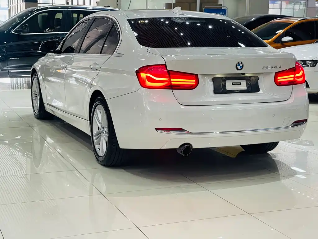 BMW 3 Series 2016 — фото 15