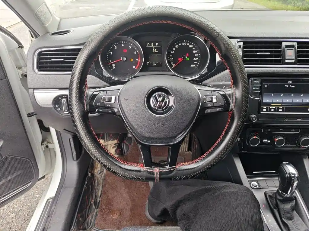 Volkswagen Sagitar 2019