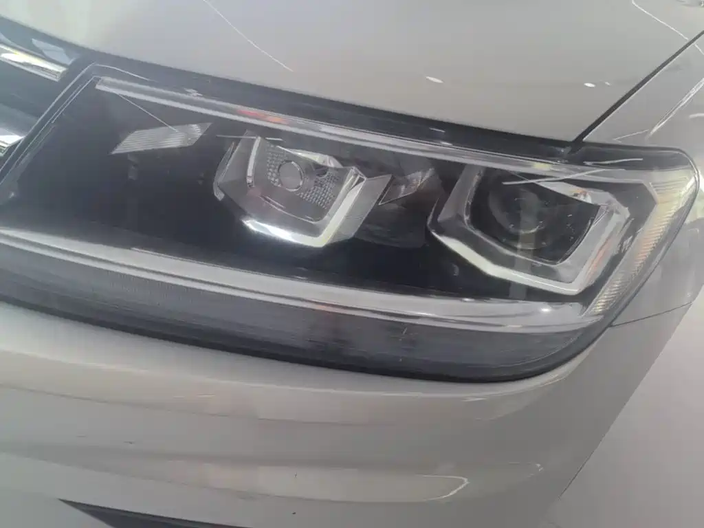 Volkswagen Tiguan L 2020 — фото 24