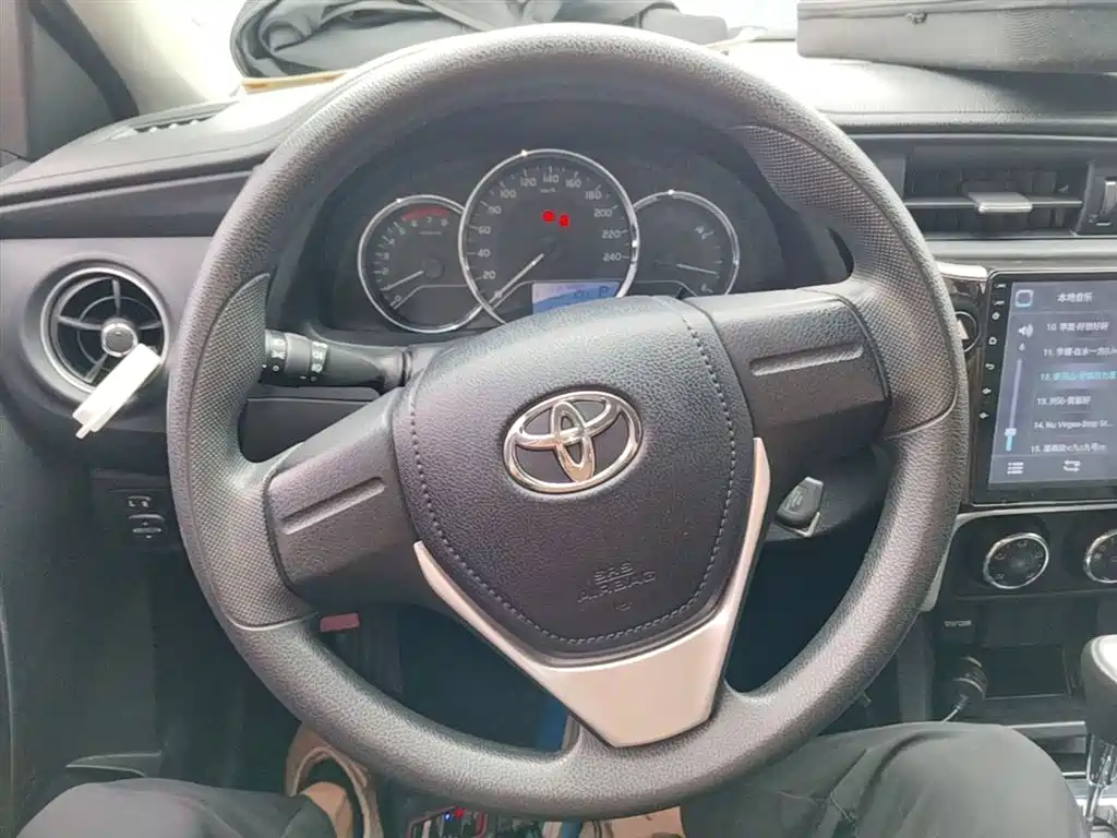 Toyota Corolla 2018 — фото 11