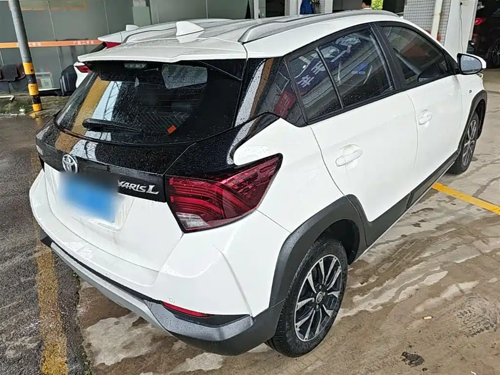Toyota Yaris L 2021 — фото 7