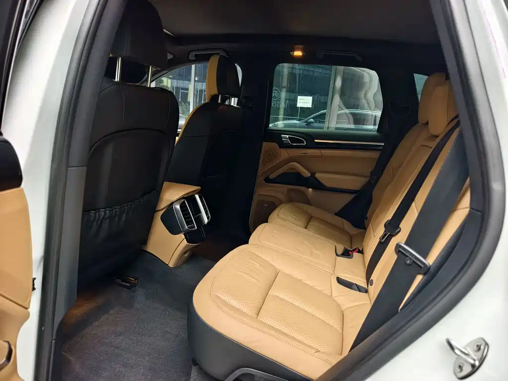 Porsche Cayenne 2015 — фото 10