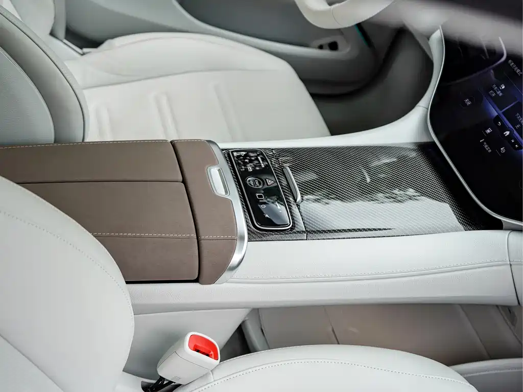 Mercedes-Benz EQS AMG 2023 — фото 17
