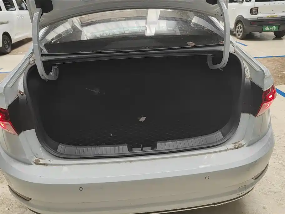 Volkswagen Sagitar 2022