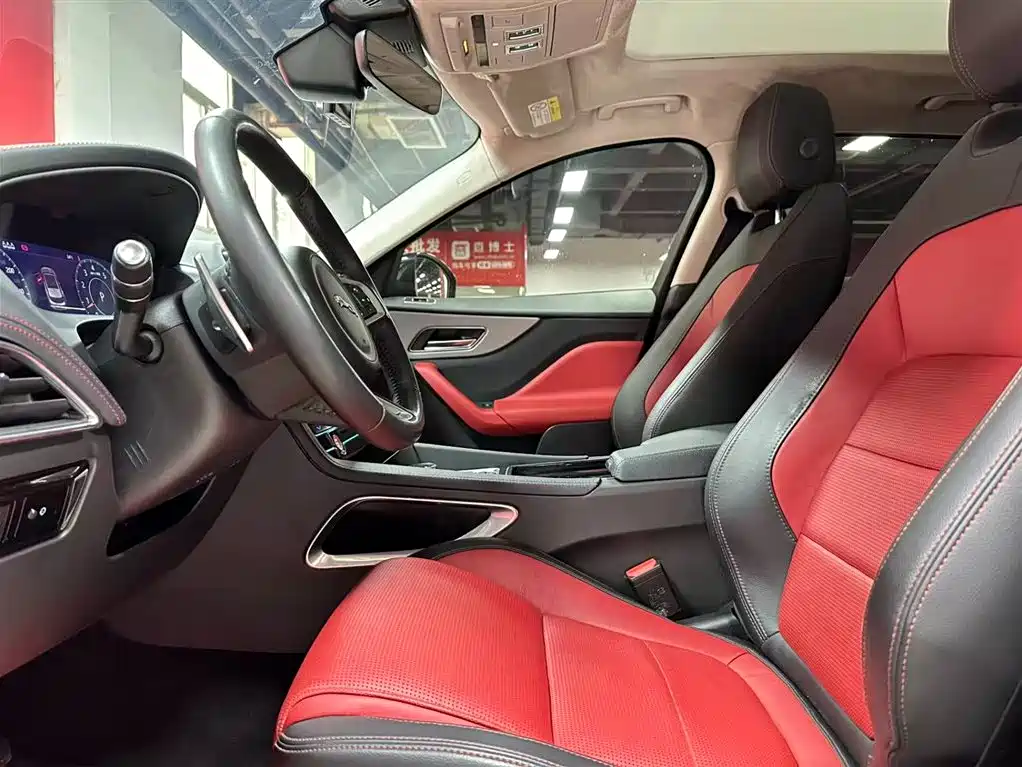 Jaguar F-PACE 2021