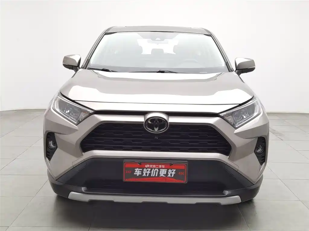 Toyota RAV4 2020 — фото 3