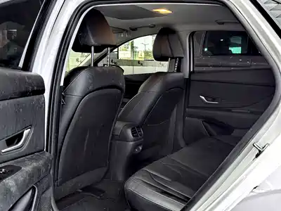 Hyundai Elantra 2024