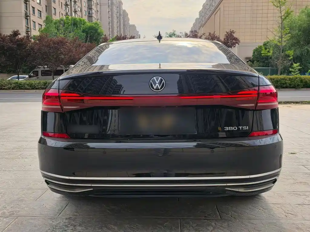 Volkswagen Passat 2024 — фото 13