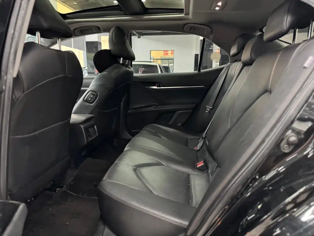 Toyota Camry 2020 — фото 13