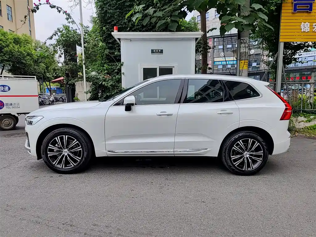 Volvo XC60 2022