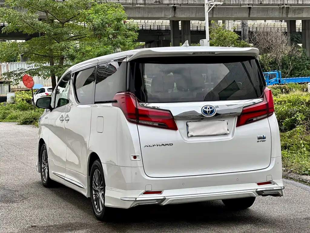 Toyota Alphard 2020 — фото 13