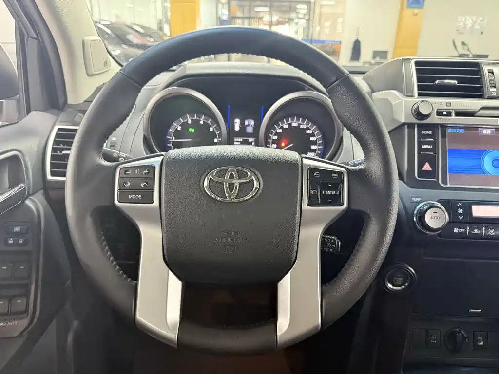 Toyota Prado 2017 — фото 13