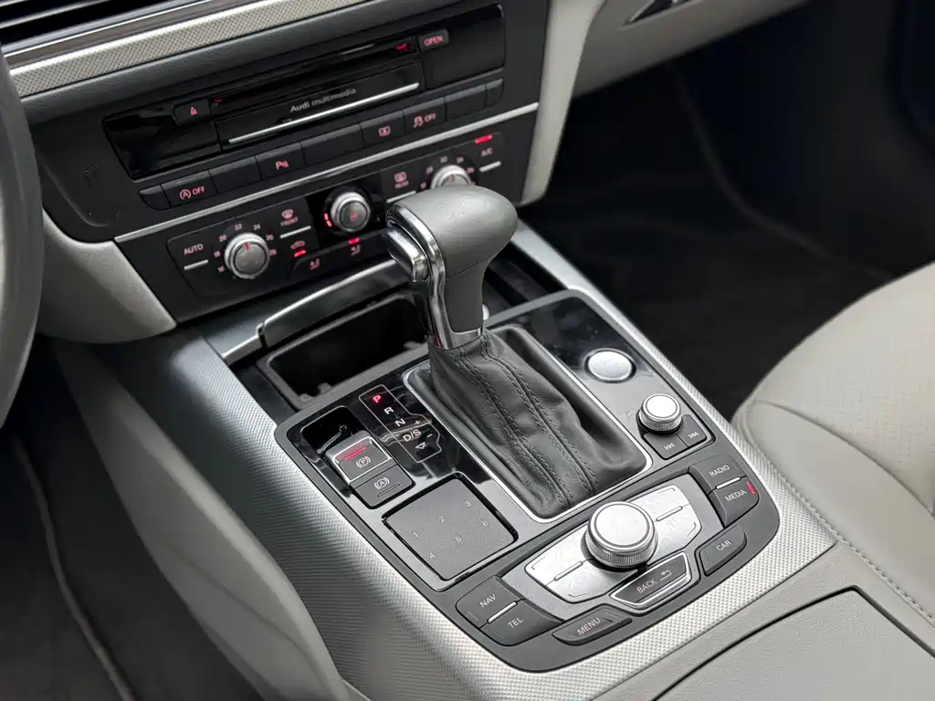 Audi A6L 2014 — фото 14
