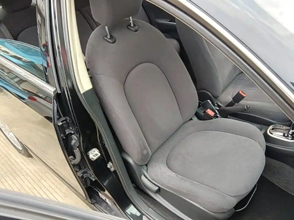 Nissan Sylphy 2019 — фото 25