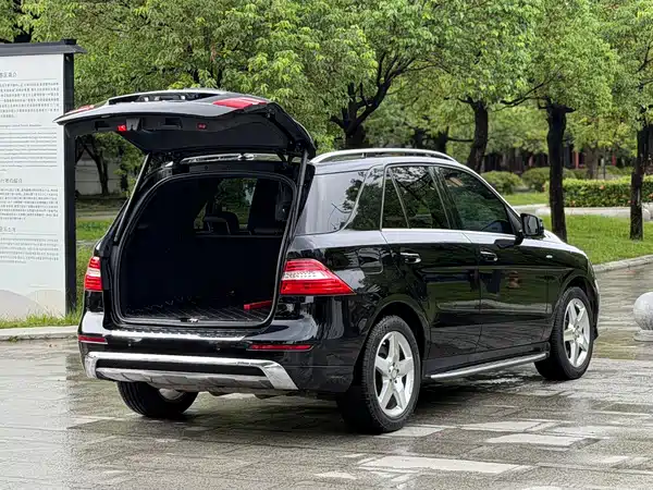 Mercedes-Benz M-Class 2012
