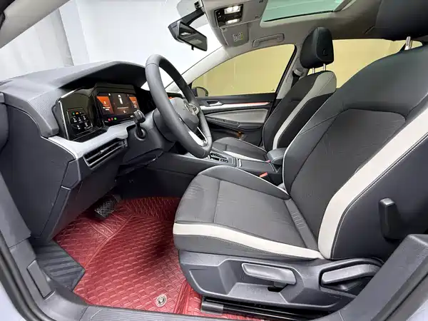 Volkswagen Golf 2023