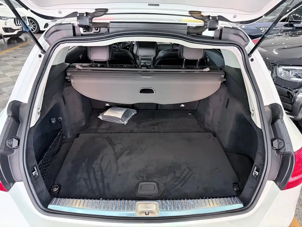 Mercedes-Benz C-Class 2015 — фото 17
