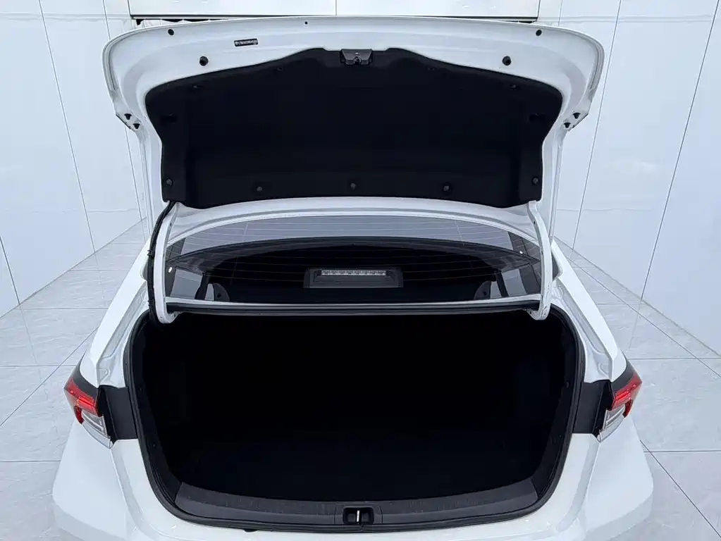 Toyota Corolla 2022 — фото 11