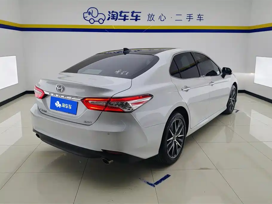 Toyota Camry 2022 — фото 3