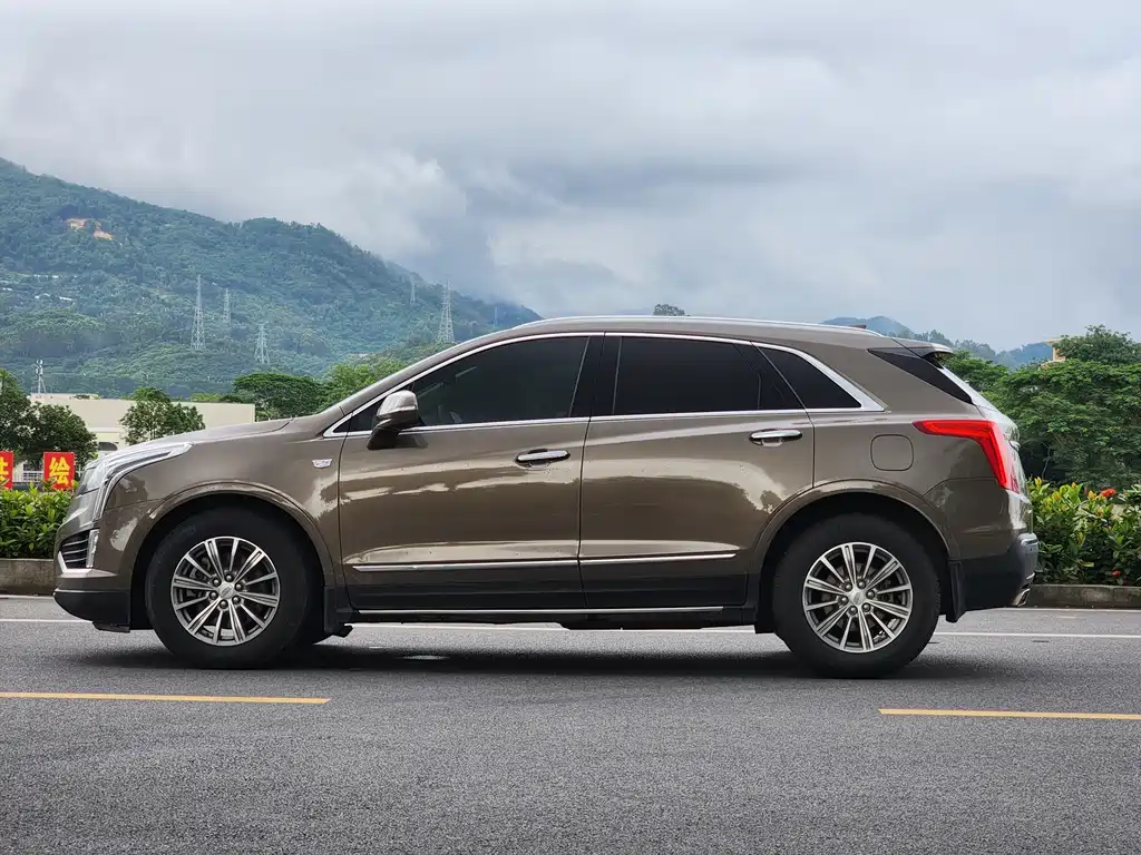 Cadillac XT5 2017 — фото 4