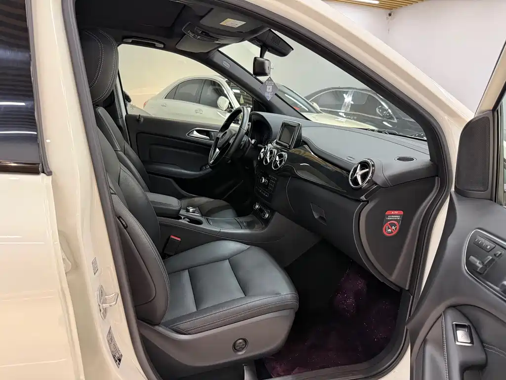 Mercedes-Benz B-Class 2015 — фото 19