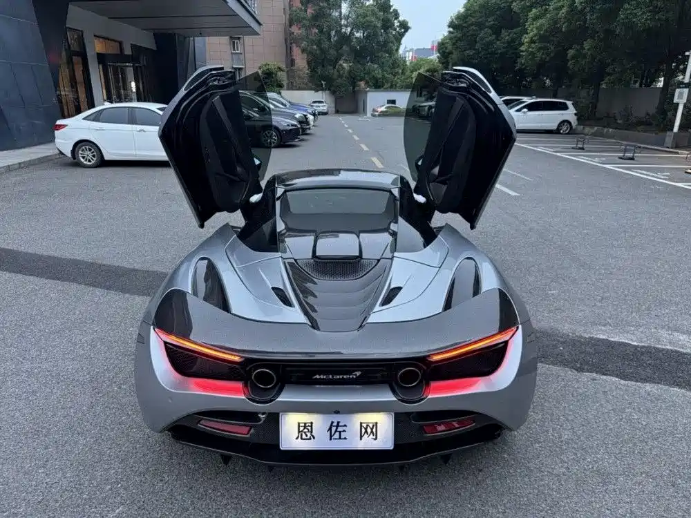 McLaren 720S 2020 — фото 9