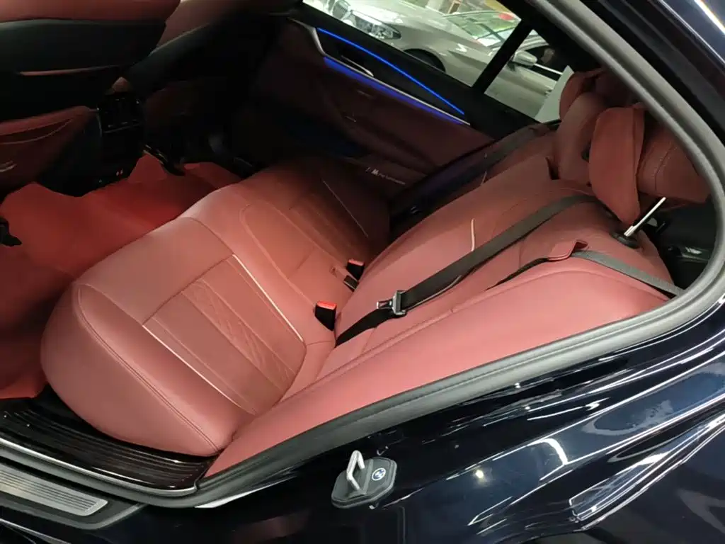 BMW 5 Series 2022 — фото 17