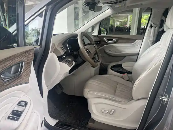 Roewe iMAX8 New Energy 2023