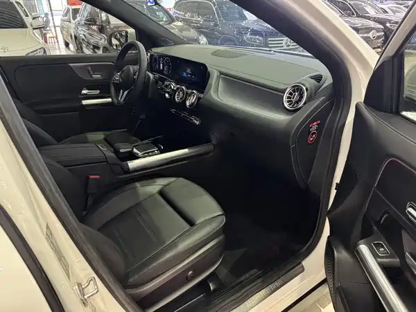 Mercedes-Benz GLA 2021