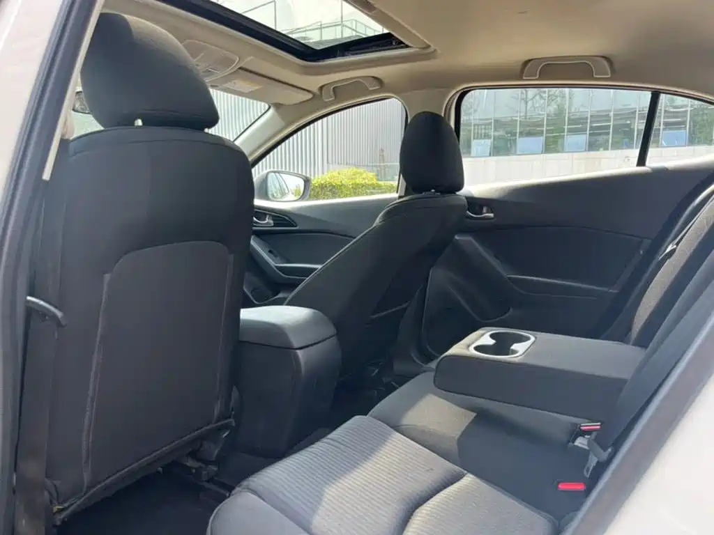 Mazda 3 Axela 2016
