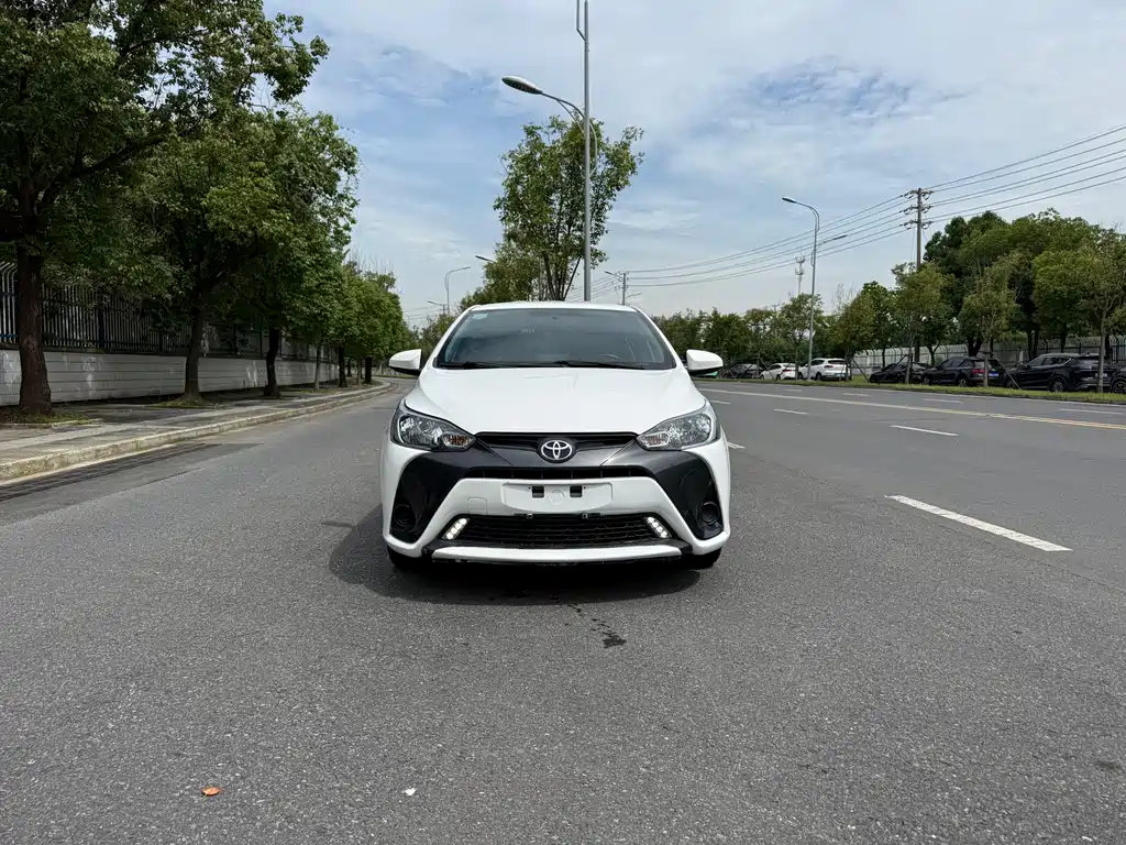 Toyota Yaris L 2021