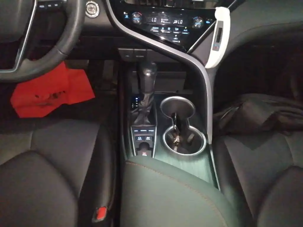 Toyota Camry 2021 — фото 14