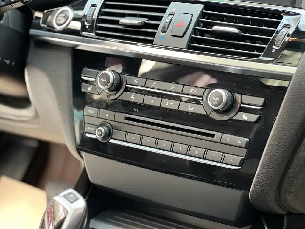 BMW X3 2016 — фото 14