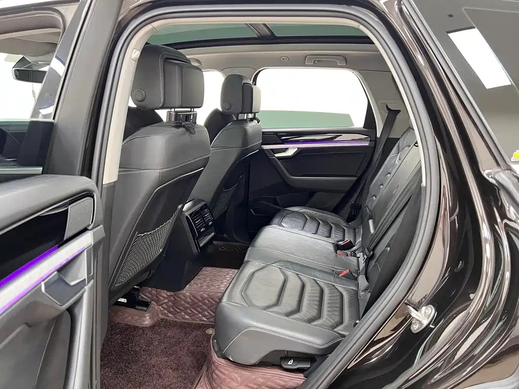 Volkswagen Touareg 2019 — фото 16