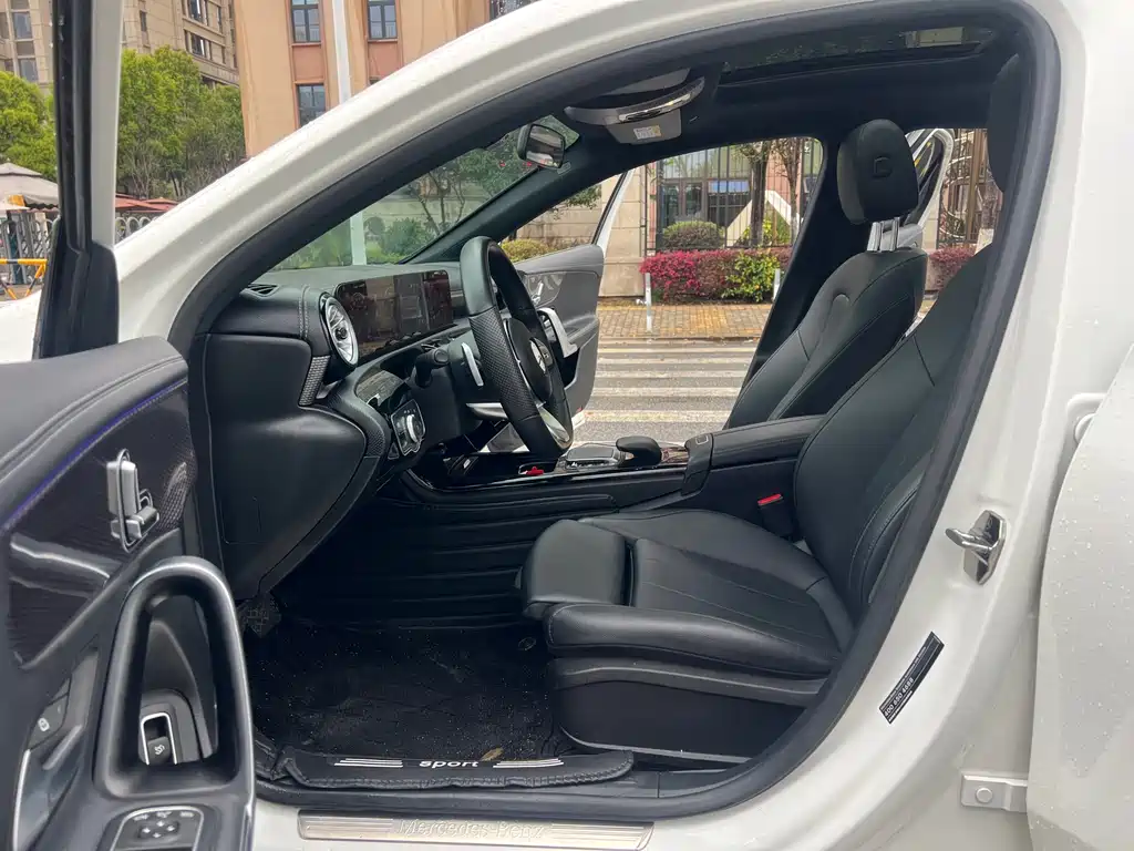 Mercedes-Benz A-Class 2022 — фото 12