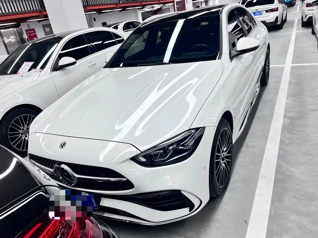 Mercedes-Benz C-Class 2024