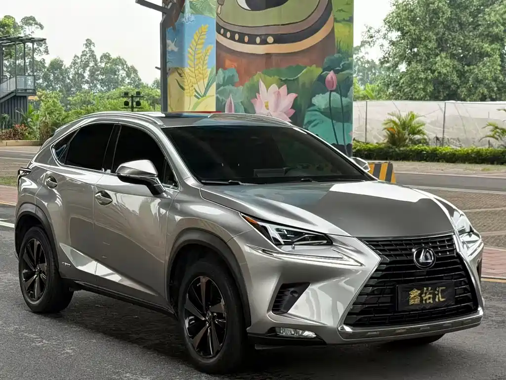 Lexus NX 2021