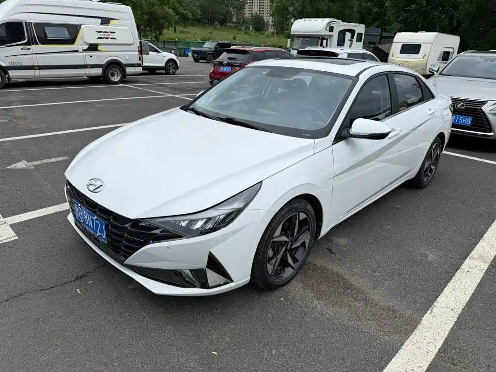 Hyundai Elantra 2023