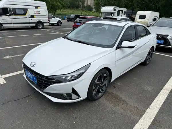 Hyundai Elantra 2023