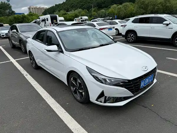 Hyundai Elantra 2023