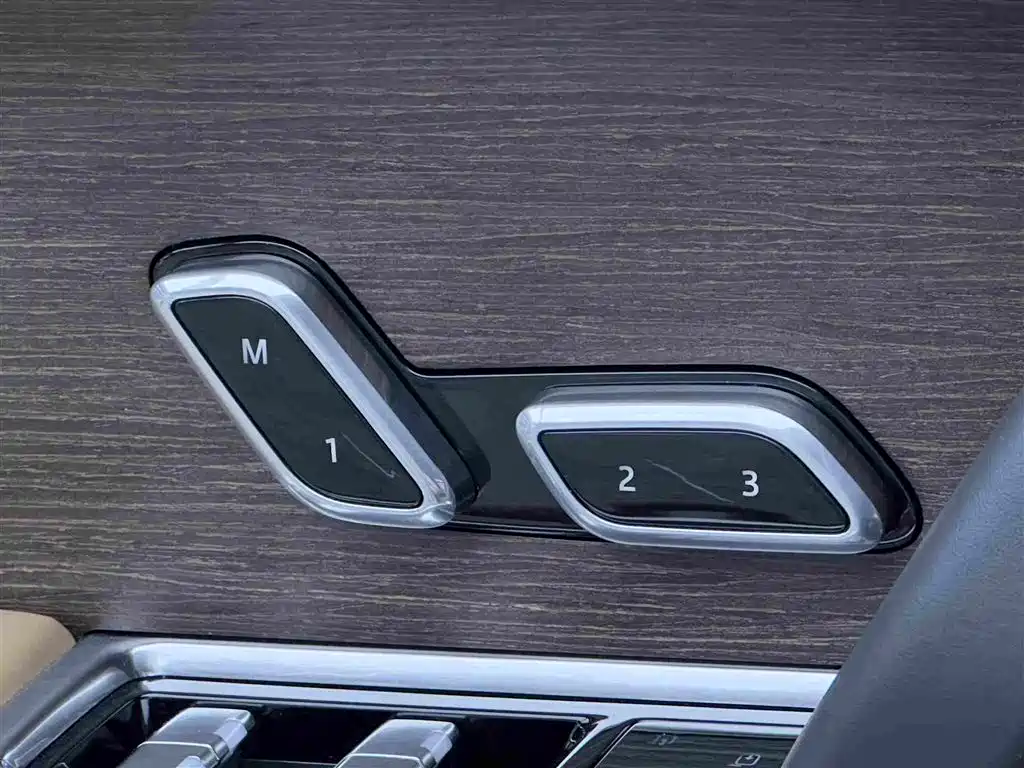 Land Rover Range Rover 2025 — фото 18