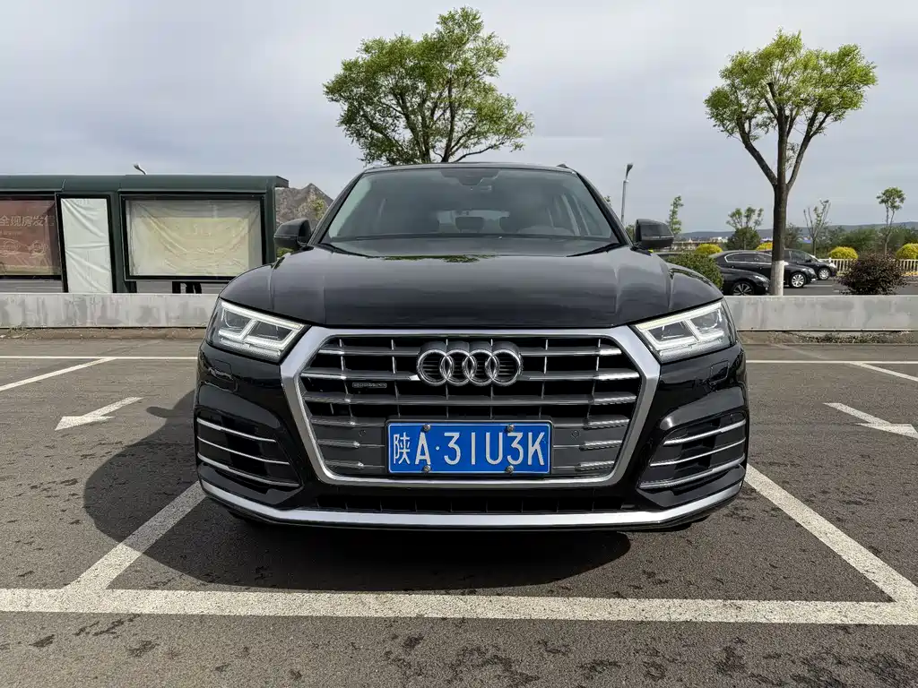 Audi Q5L 2020 — фото 2